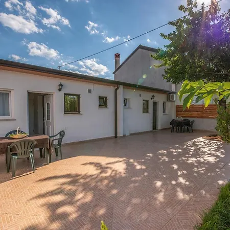 Viktorija House With 3* Umag