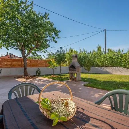 Penzion Viktorija House With 3*