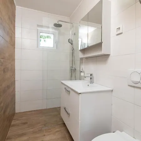 Viktorija House With