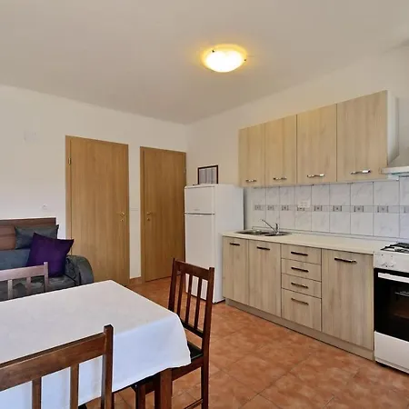 Viktorija House With Penzion 3*