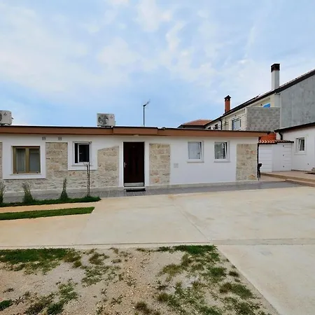 Viktorija House With