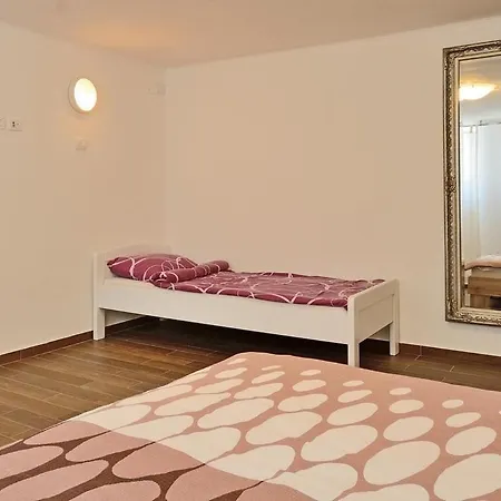 Viktorija House With Penzion Umag
