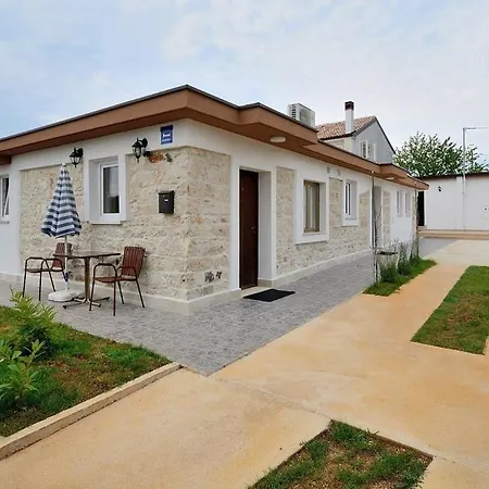 Viktorija House With 3* Umag